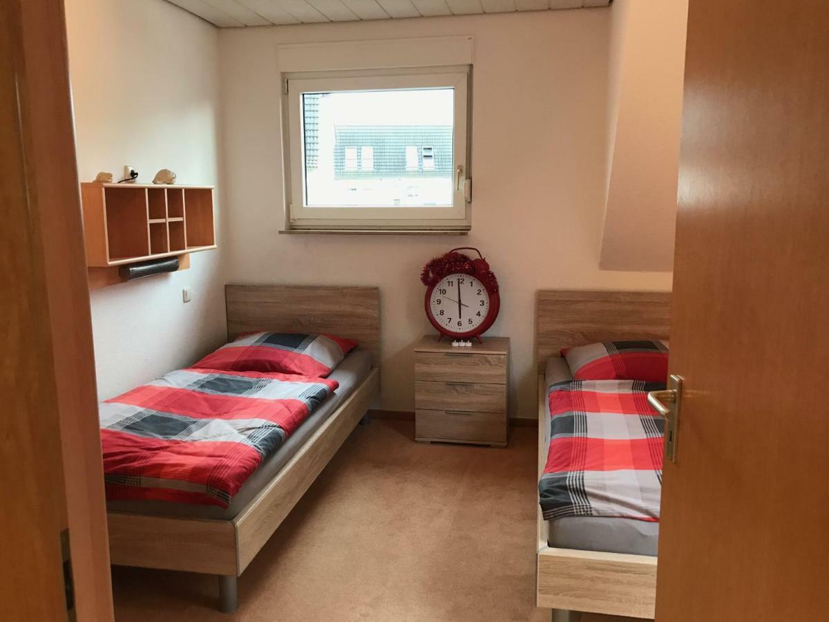 Messe Cgn/Dus Grossraeumige Wohnung In Guter Verkehrslage Leverkusen Exterior foto